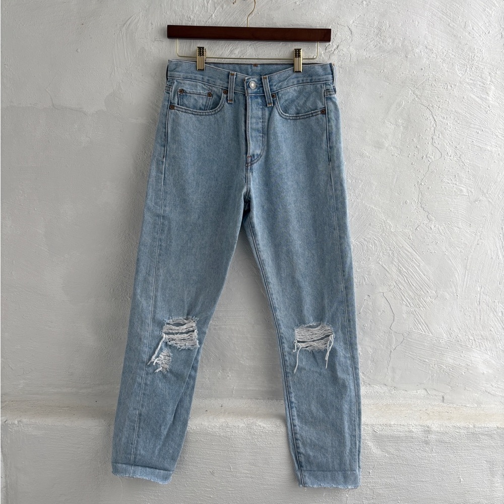 Levi distressed raw hem jeans size 27